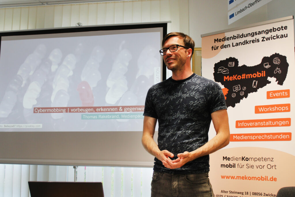 Thomas Rakebrand: MeKo#mobil-Referent für das Thema "Cybermobbing"